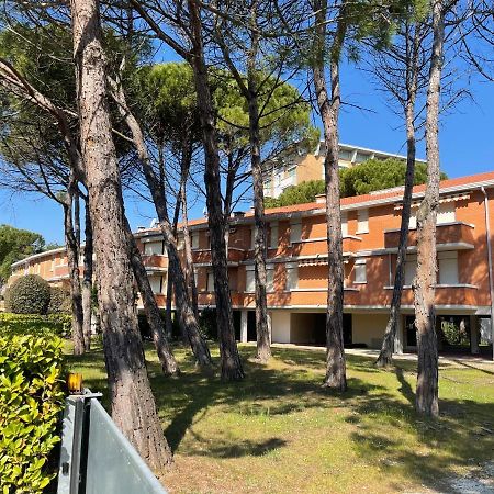 Twin Pine Trees Flats, Near Beach Μπιμπιόνε Εξωτερικό φωτογραφία